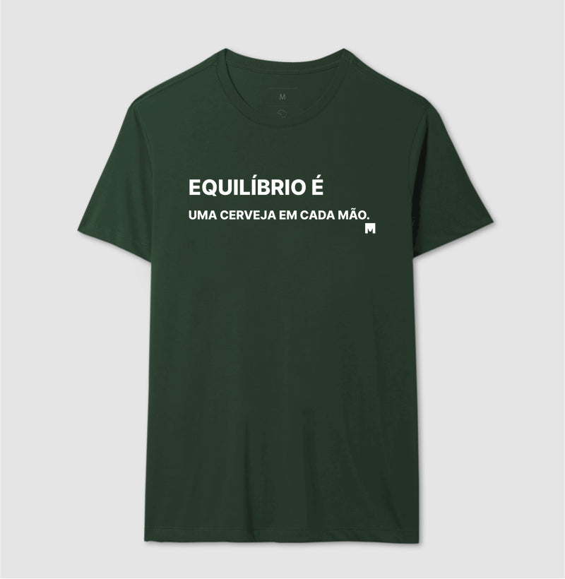 Camiseta Equilibrio é ter uma cerveja em cada mão