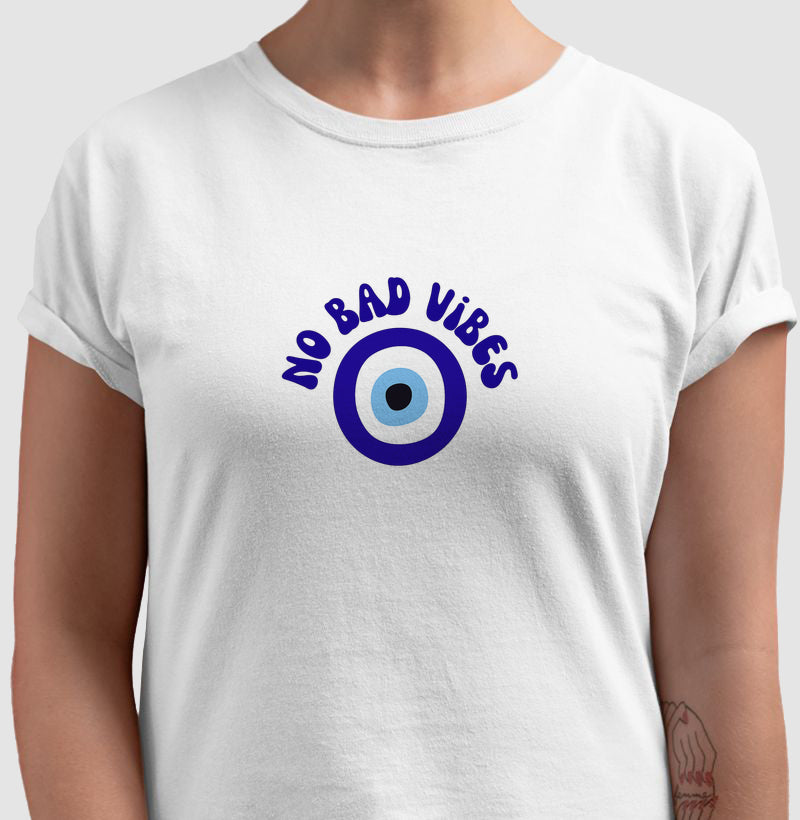 Camiseta olho grego no bad vibes