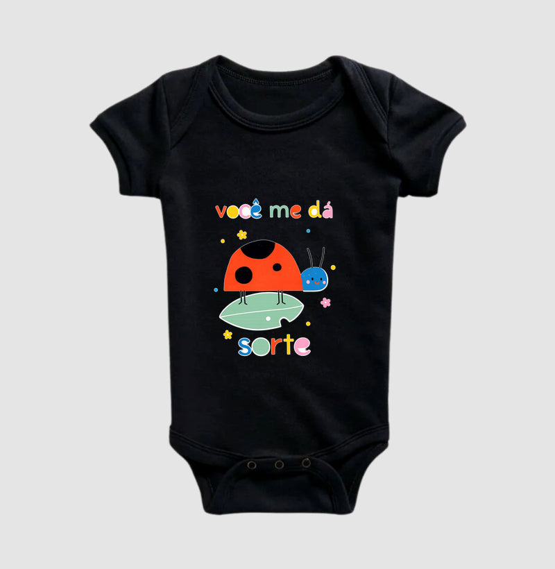 Camiseta Infantil Você me dá sorte