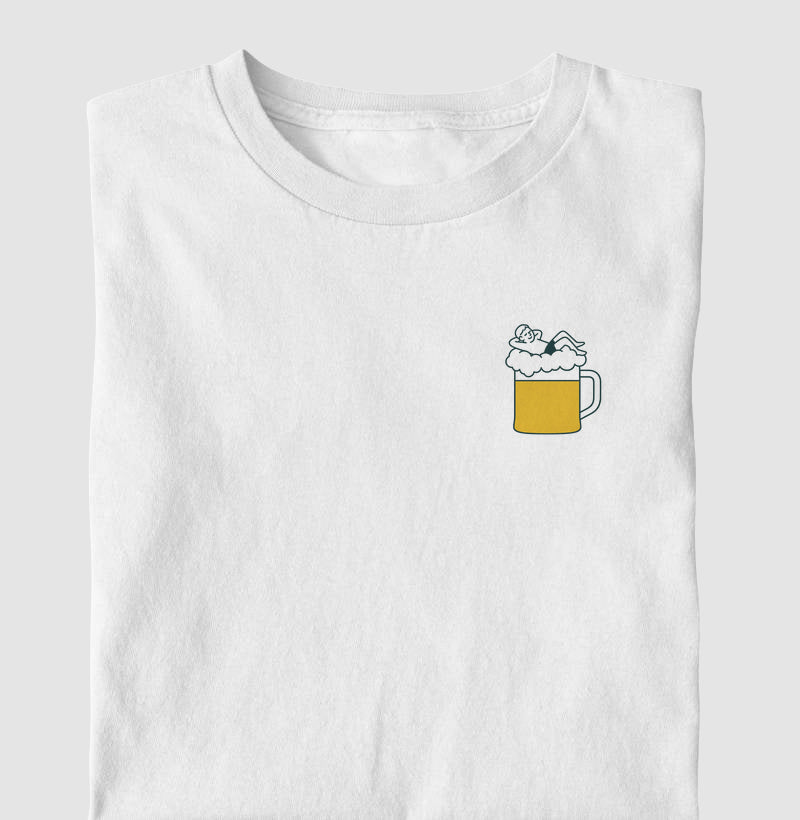 CAMISETA NAS NUVENS COM CERVEJA